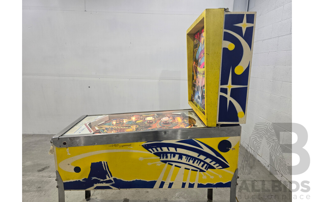 Close Encounters of the Third Kind Pinball Machine by D. Gottlieb & Co.