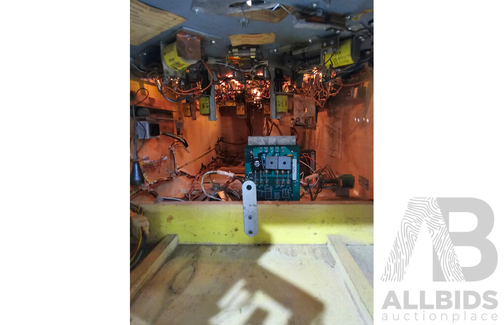 1979 Hot Hand Pinball Machine by Stern Electronics