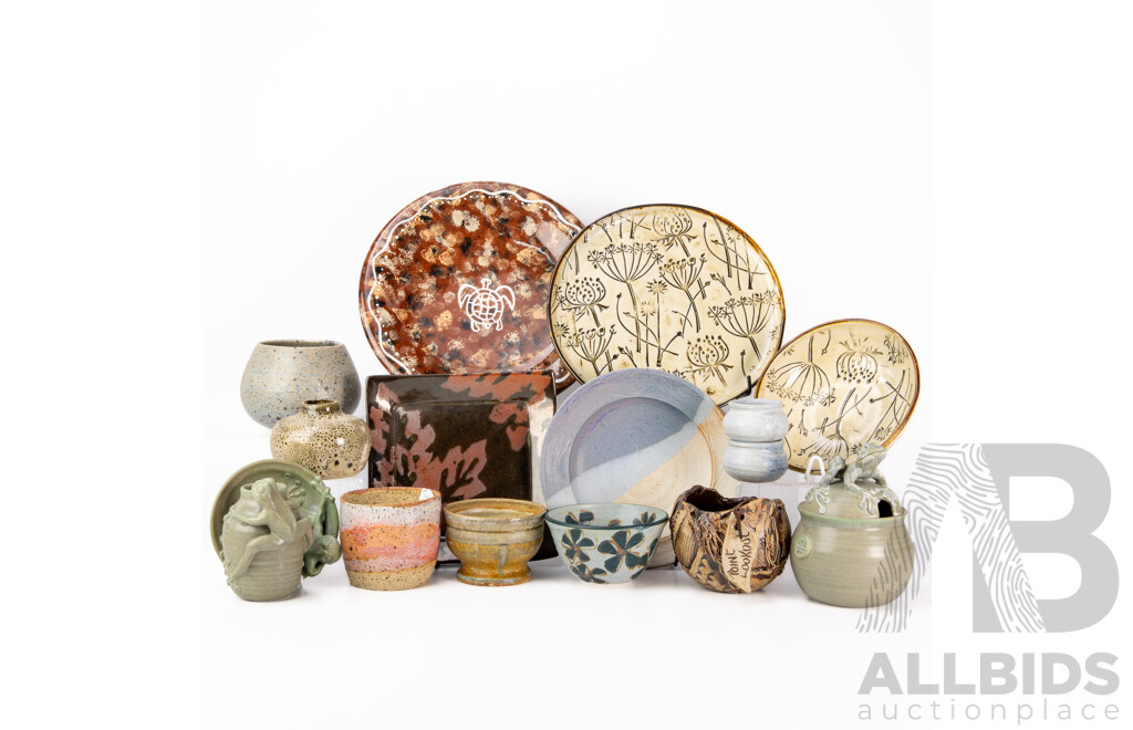 Nice Collection Australian Studio Pottery Including Marion Gilson Pot, Three Lucey Frog Themed Pieces, and More