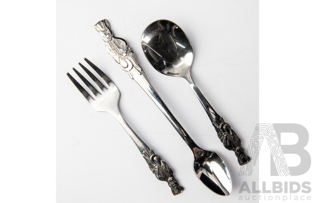 Collection Children's Porcelain Comprising Royal Doulton Bunnykins & Beatrix Potter Items