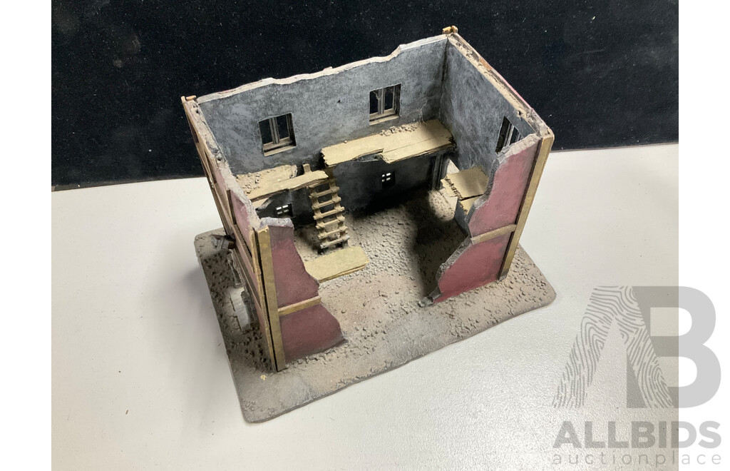 Five Scaled War Scene Buildings
