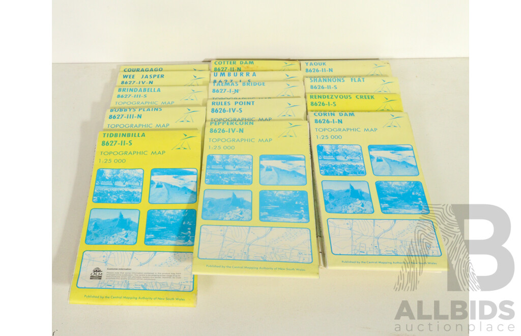 Lot of Approximately Thirty Five Varied Paper Maps of Different Parts of Australia - Some Vintage, Some Newer (35)