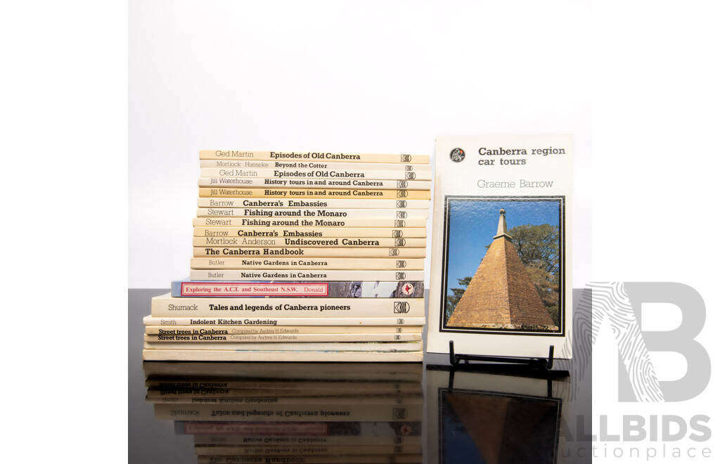 Great Collection Books Relating to Canberra & District Mostly ANU Publications, Softcovers