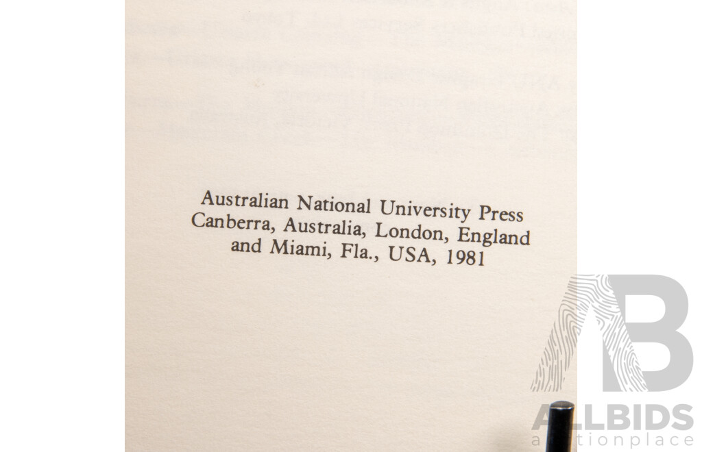 Great Collection Books Relating to Canberra & District Mostly ANU Publications, Softcovers