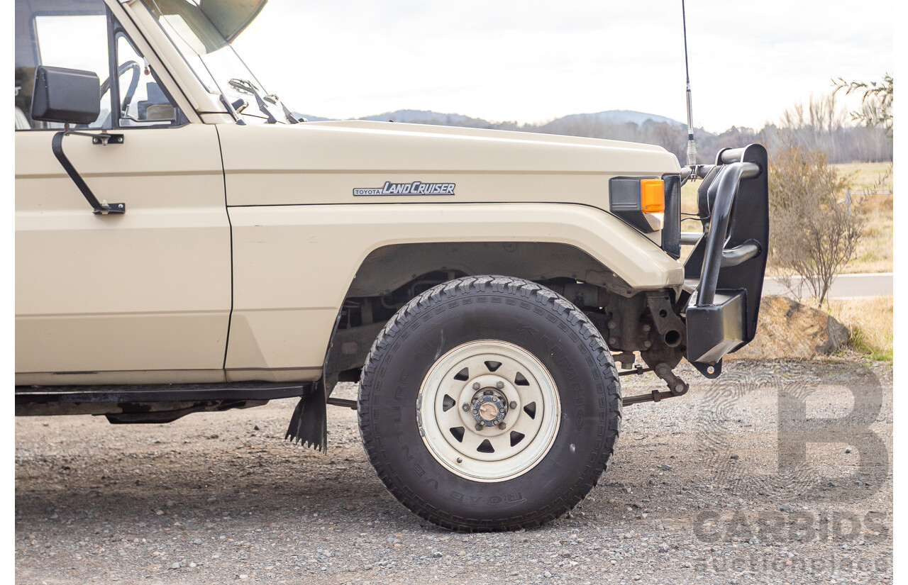 9/1985 Toyota Landcruiser (4x4) HJ75RP 2d C/Chas Goldrush Diesel 4.0L - Tipper