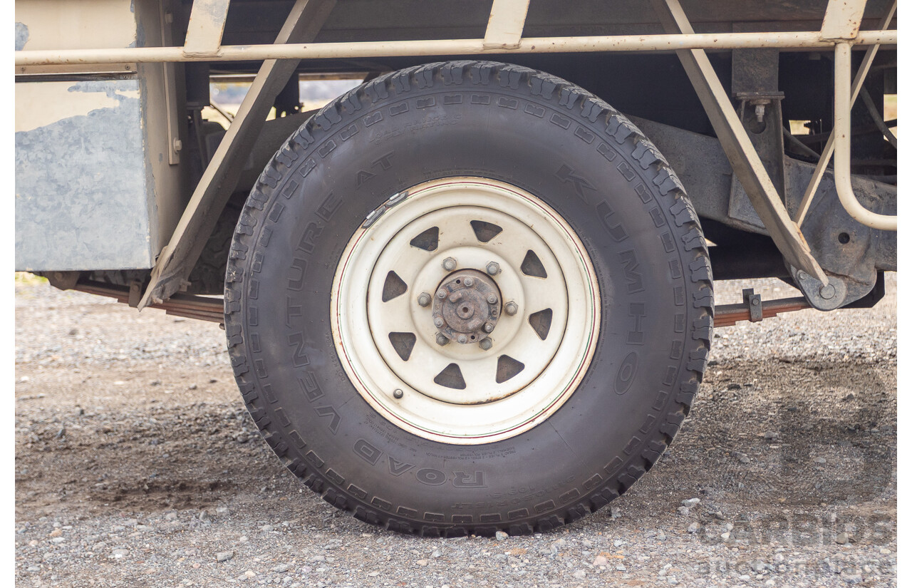 9/1985 Toyota Landcruiser (4x4) HJ75RP 2d C/Chas Goldrush Diesel 4.0L - Tipper