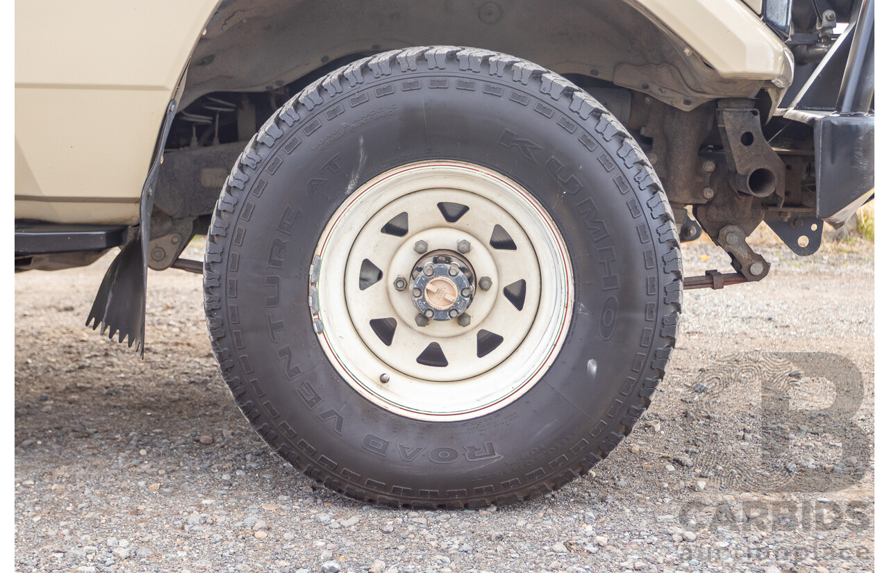 9/1985 Toyota Landcruiser (4x4) HJ75RP 2d C/Chas Goldrush Diesel 4.0L - Tipper
