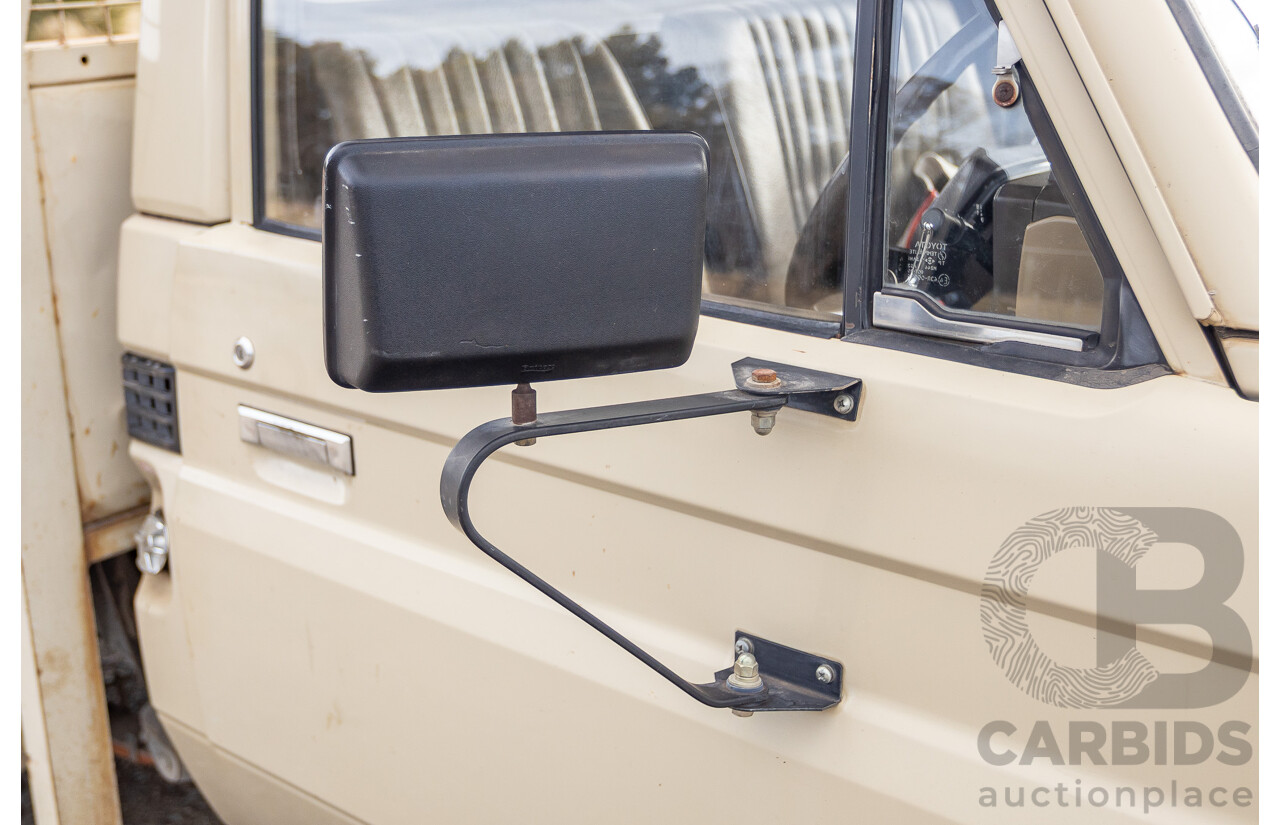 9/1985 Toyota Landcruiser (4x4) HJ75RP 2d C/Chas Goldrush Diesel 4.0L - Tipper