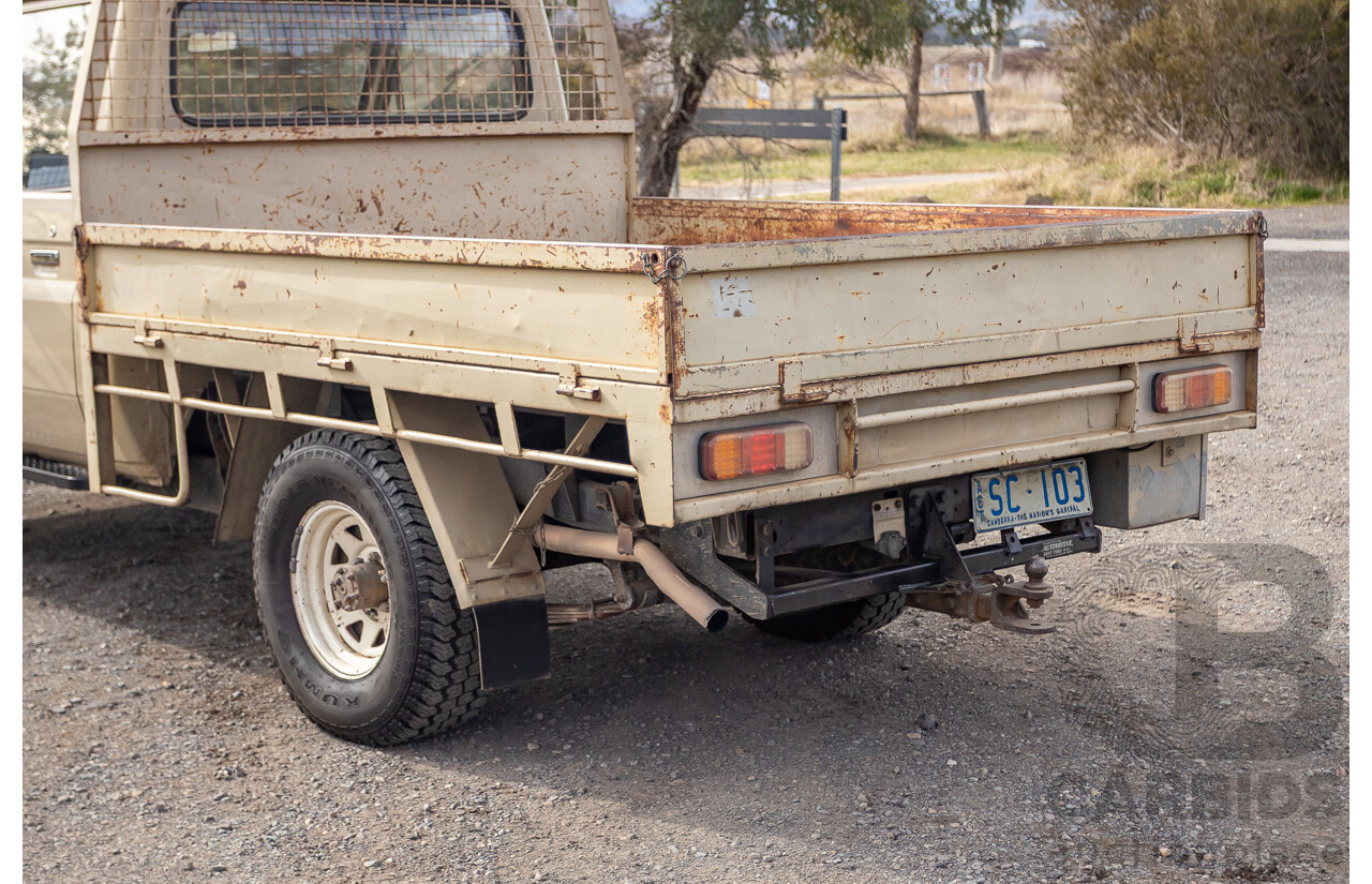 9/1985 Toyota Landcruiser (4x4) HJ75RP 2d C/Chas Goldrush Diesel 4.0L - Tipper