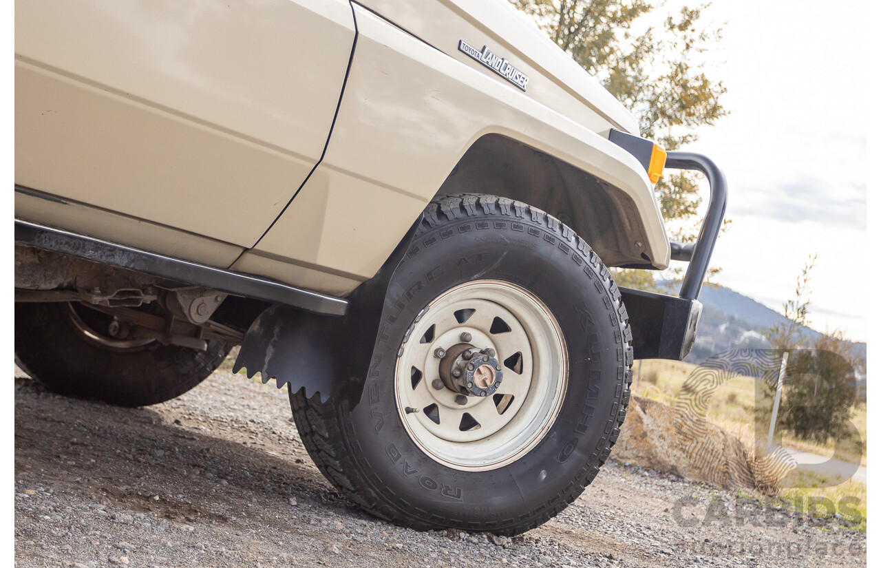 9/1985 Toyota Landcruiser (4x4) HJ75RP 2d C/Chas Goldrush Diesel 4.0L - Tipper