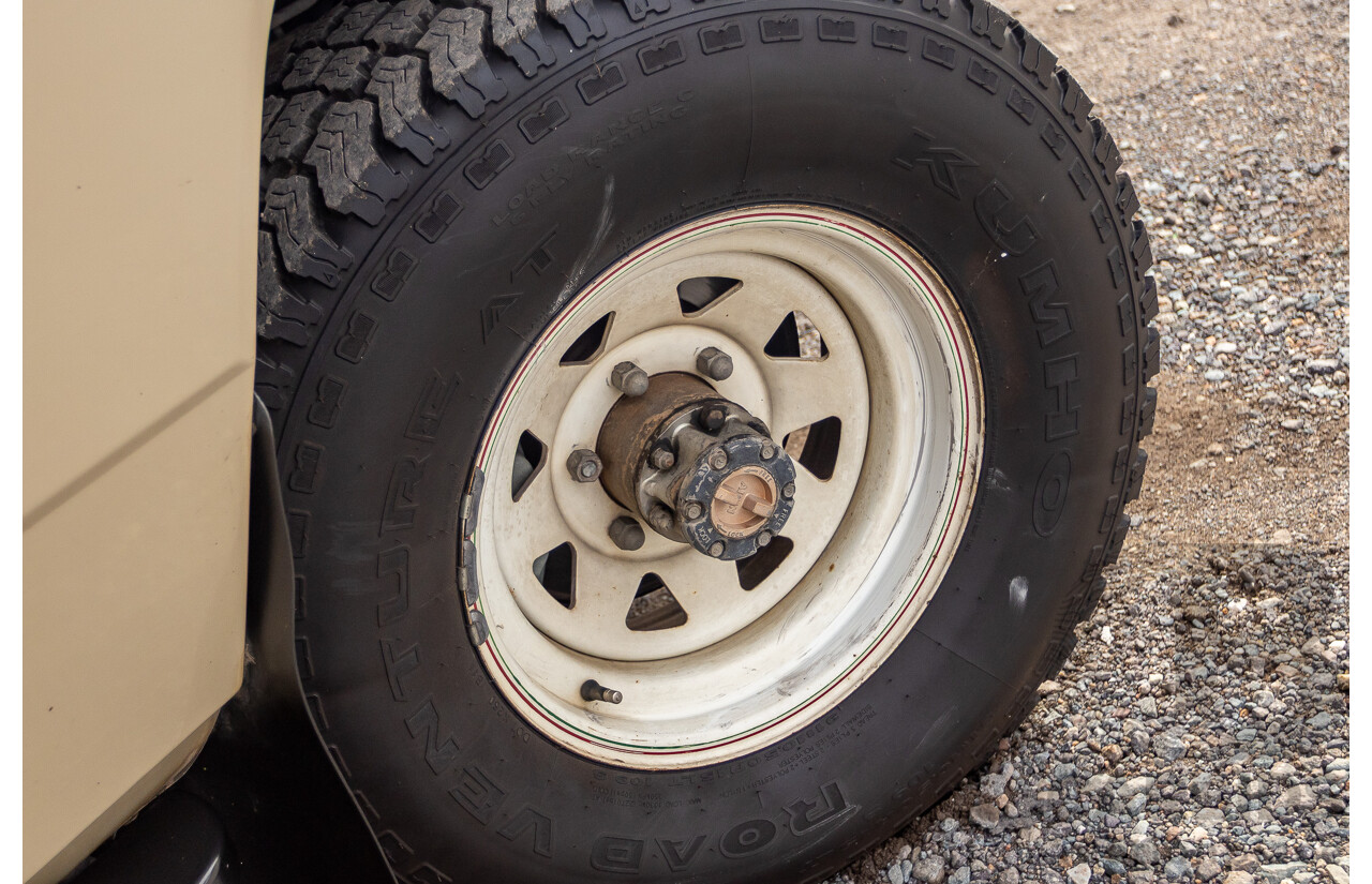 9/1985 Toyota Landcruiser (4x4) HJ75RP 2d C/Chas Goldrush Diesel 4.0L - Tipper