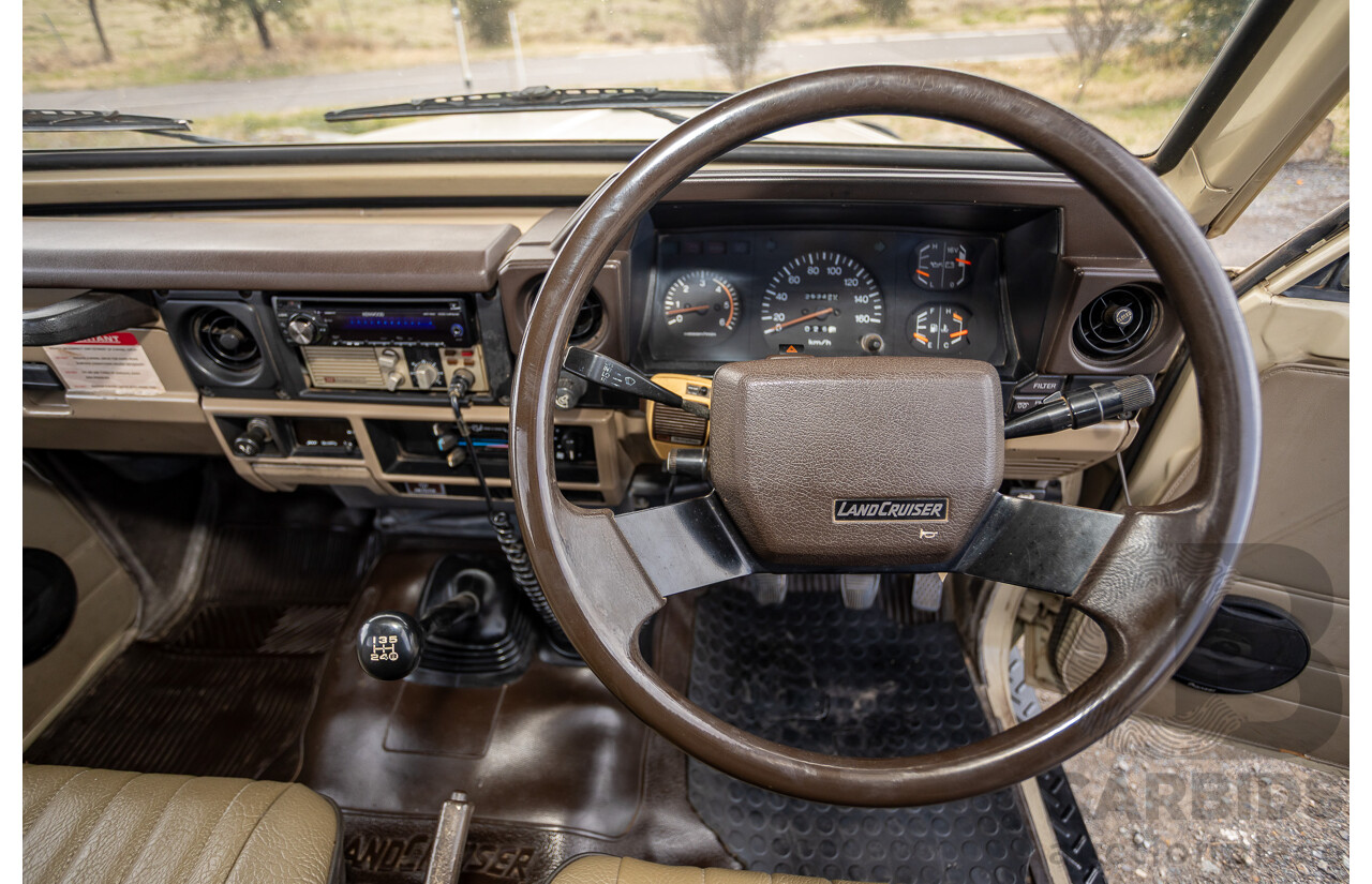 9/1985 Toyota Landcruiser (4x4) HJ75RP 2d C/Chas Goldrush Diesel 4.0L - Tipper