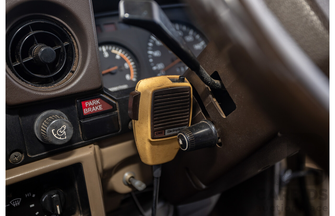 9/1985 Toyota Landcruiser (4x4) HJ75RP 2d C/Chas Goldrush Diesel 4.0L - Tipper