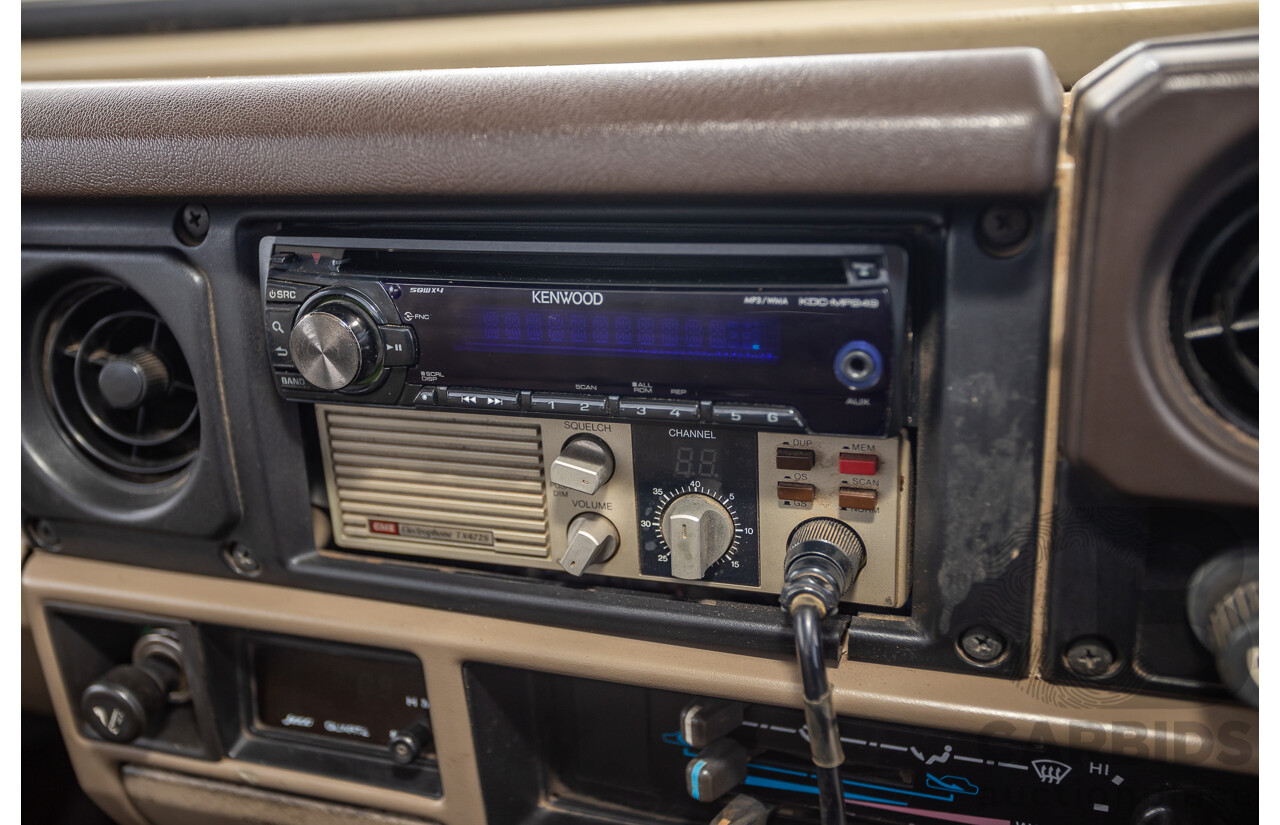 9/1985 Toyota Landcruiser (4x4) HJ75RP 2d C/Chas Goldrush Diesel 4.0L - Tipper