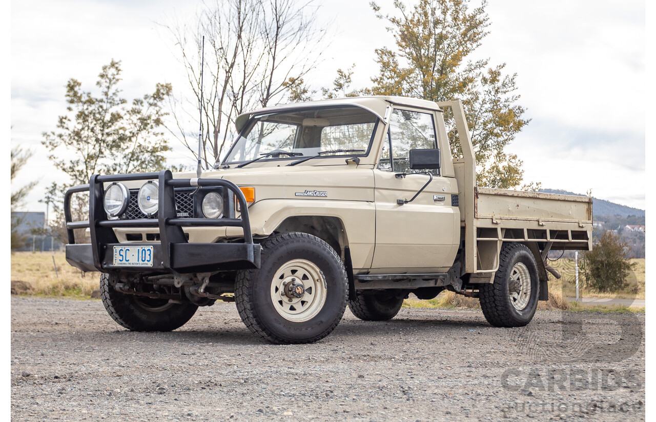 9/1985 Toyota Landcruiser (4x4) HJ75RP 2d C/Chas Goldrush Diesel 4.0L - Tipper