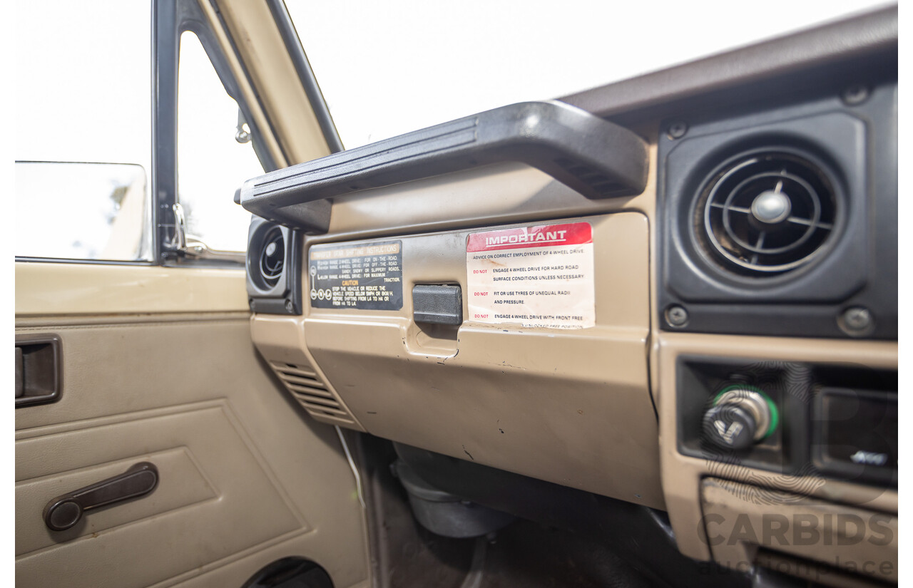 9/1985 Toyota Landcruiser (4x4) HJ75RP 2d C/Chas Goldrush Diesel 4.0L - Tipper
