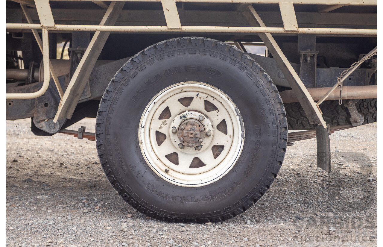 9/1985 Toyota Landcruiser (4x4) HJ75RP 2d C/Chas Goldrush Diesel 4.0L - Tipper