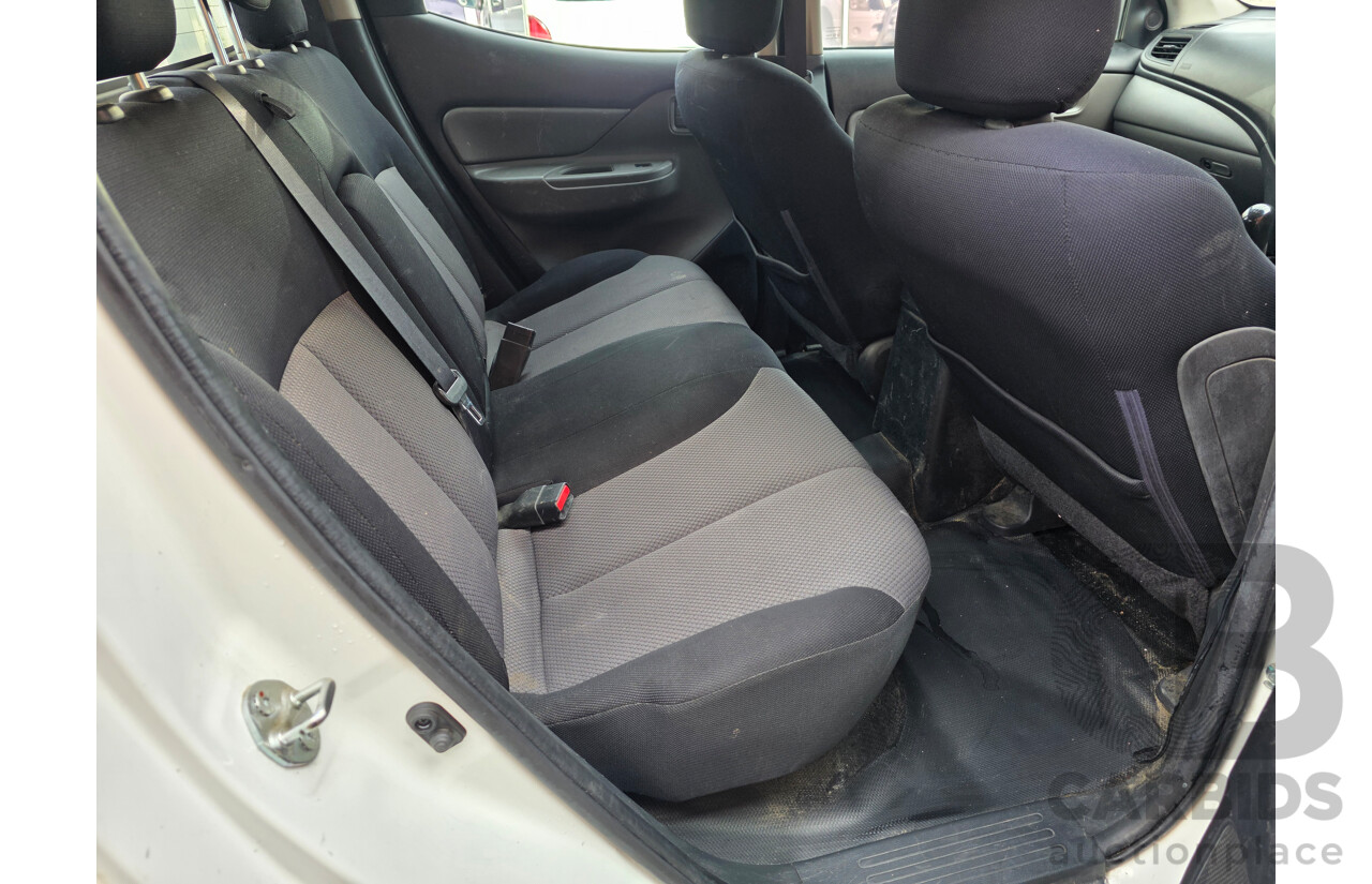 05/2017 Mitsubishi Triton GLX (4x4) MQ MY17 Dual Cab Utility White 2.4L