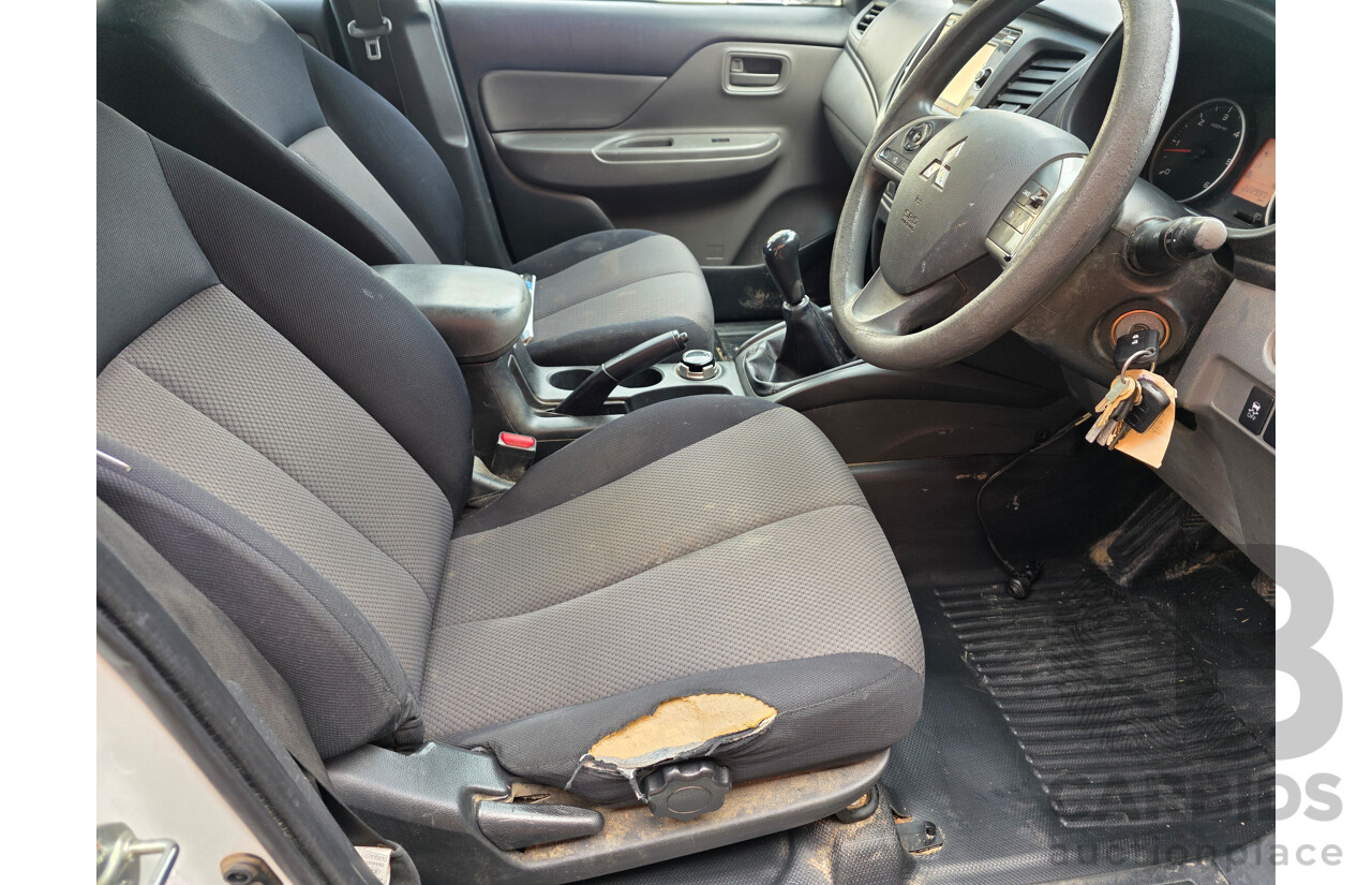 05/2017 Mitsubishi Triton GLX (4x4) MQ MY17 Dual Cab Utility White 2.4L