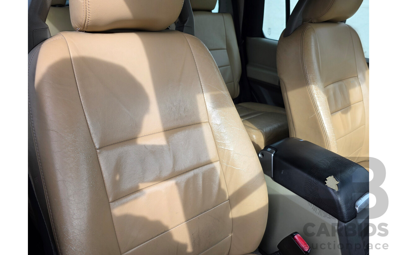 8/2005 Land Rover Discovery 3 SE  4d Wagon Blue 4.0L - 7 Seats