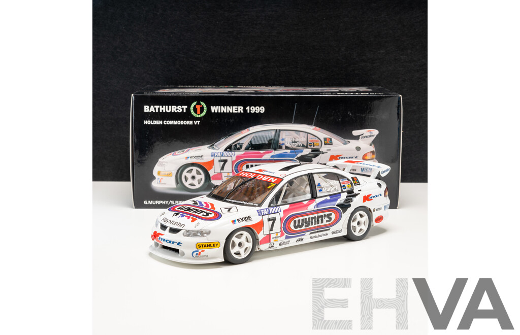 Auto Art Holden VT Commodore V8 Supercar 1999 FAI 1000 #7 Greg Murphy/ Steven Richards Wynn's 1:18 Scale Model Car - COA Included