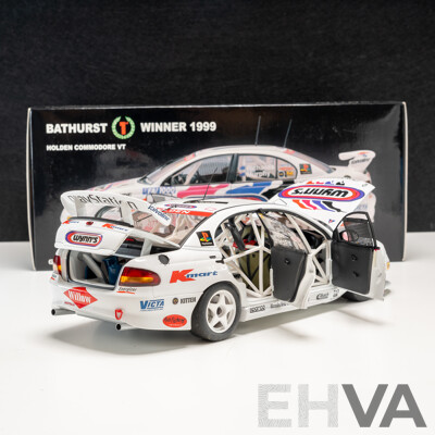 Auto Art Holden VT Commodore V8 Supercar 1999 FAI 1000 #7 Greg Murphy/ Steven Richards Wynn's 1:18 Scale Model Car - COA Included