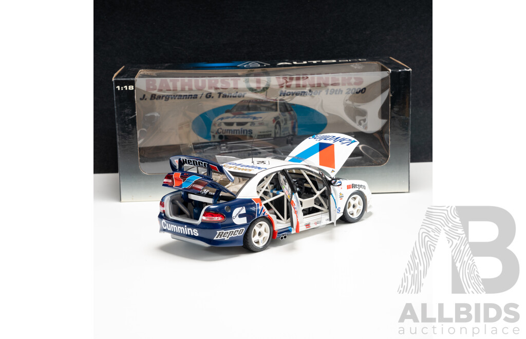 AutoArt Holden VT Commodore V8 Supercar 2000 Bathurst Winner #34 Jason Bargwanna/Garth Tander Valvoline Cummins 1:18 Scale Model Car - COA Included
