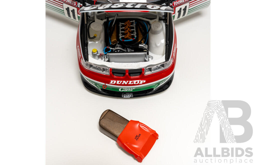 Classic Carlectables Holden VR Commodore 1995 Bathurst Winner #11 Larry Perkins/Russell Ingall  Castrol Racing 1:18 Scale Model Car - COA Included