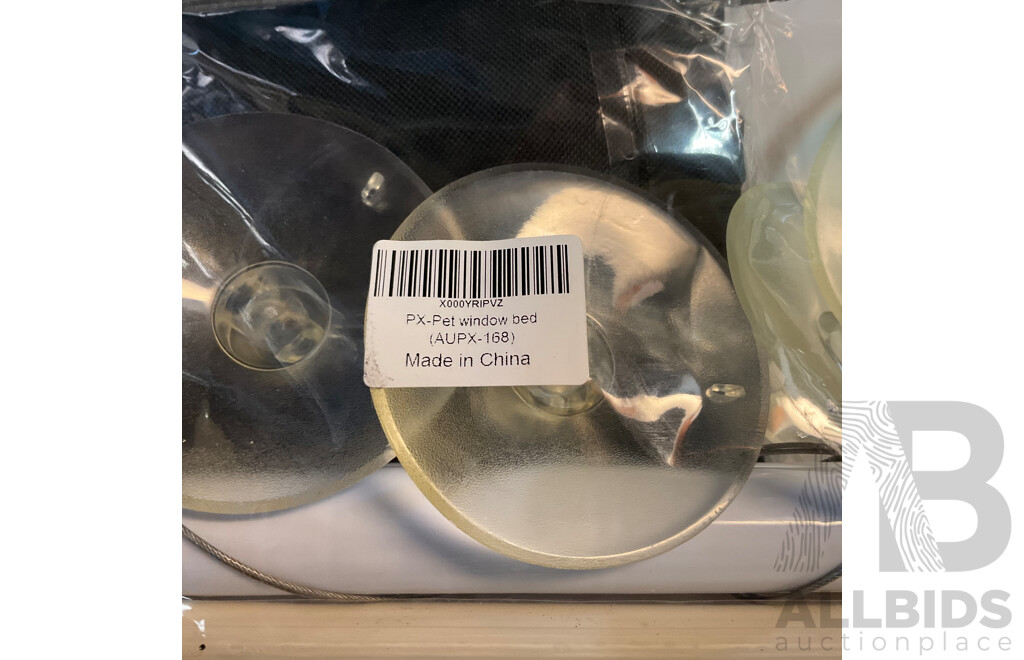 Lick Mat for Dogs 2 Packs X40 & Pet Window Bed X10 - Lot of 50