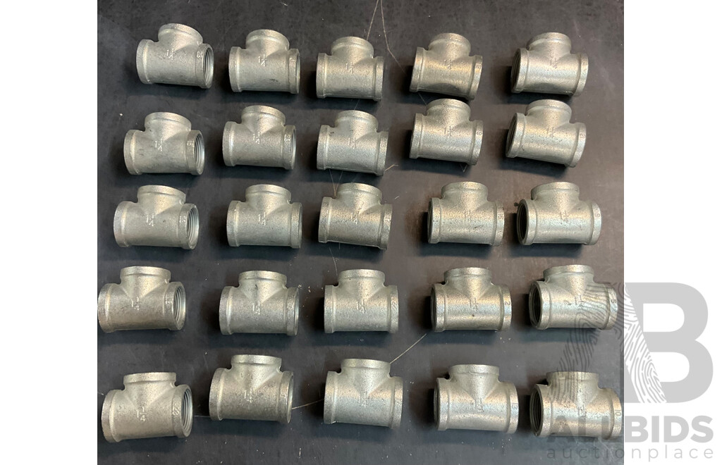 Galvanized Pipe Plumbing Fittings - 1 1/4 X1- Lot of 67