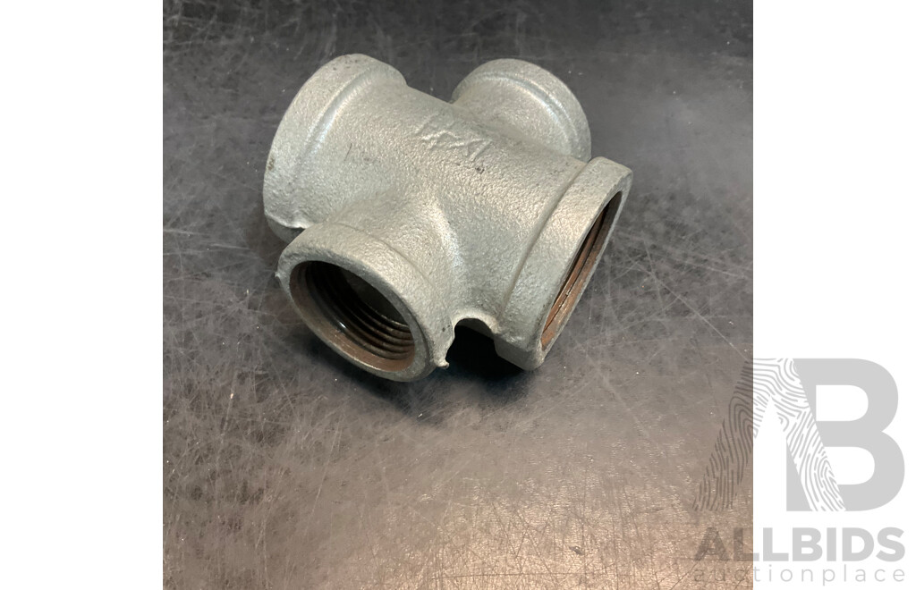 Galvanized Pipe Plumbing Fittings - 1 1/4 X1- Lot of 67