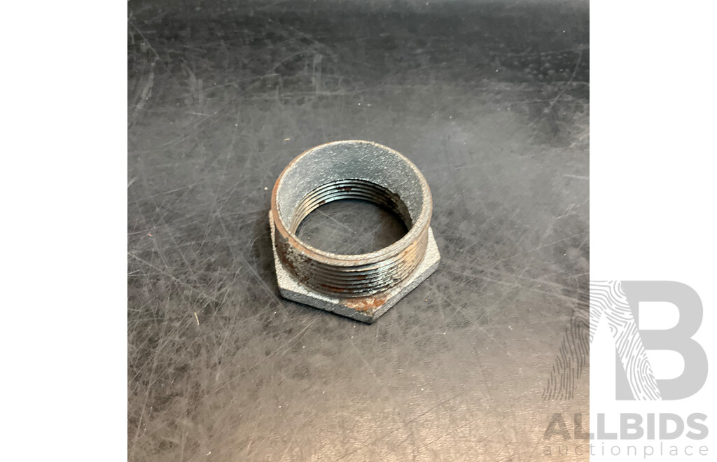 Galvanized Pipe Plumbing Fittings - 1 1/4 X1- Lot of 67