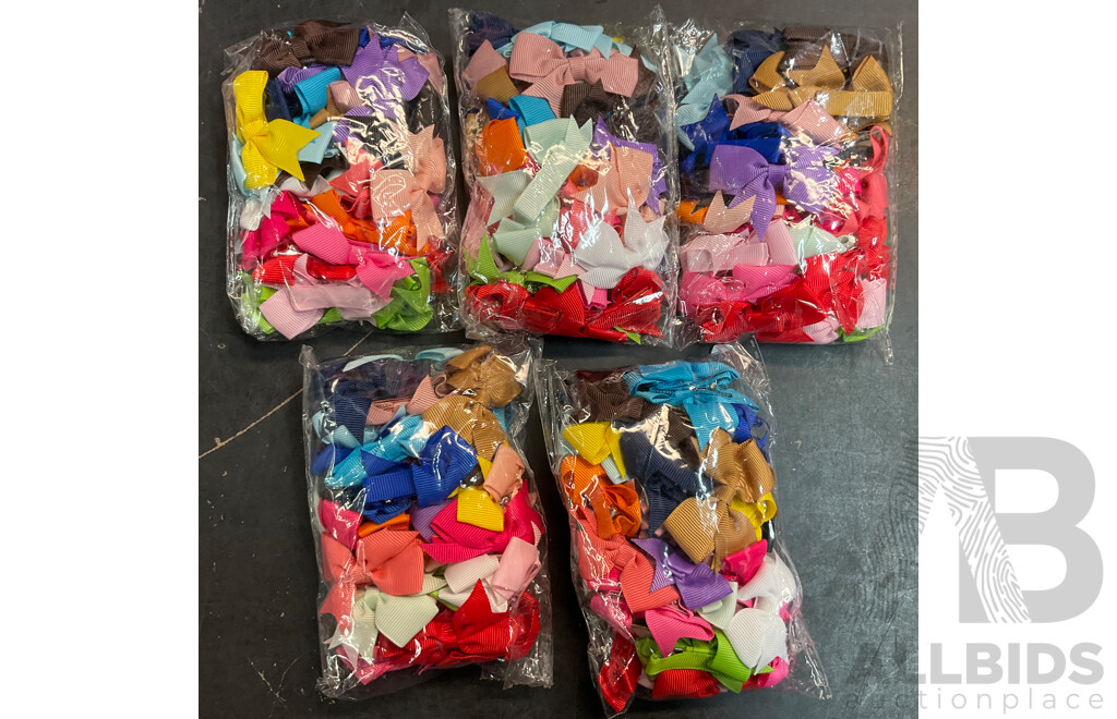 Kids Mixed Items - 32mm Curling Wand X2 & 40pcs Girls Hair Clips X5 & Butter Teddy X5 & Extreme Mini Game Box X1