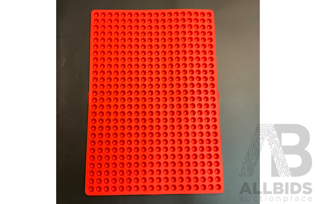 Bulk Lot - Assorted Silicone Molds and Reusable Storage Bags and Other Household Items