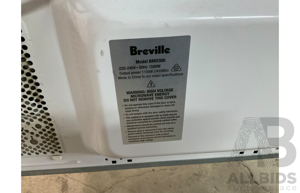 Custom Work Bench with Lumina 34L Rotisserie Oven & Breville BM0300 Microwave & Philips HD9220 Airfryer &Westinghouse 140 Fridge