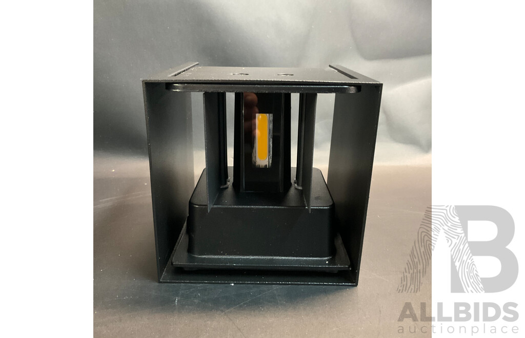 LED Up& Down Outdoor Wall Lights 10W 3200K Warm White - Lot of 8