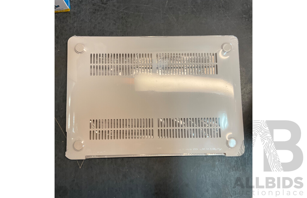 Mixed Lot - ZYBER Charging Dock & RGB Transparent Back Plate & Doubleshock4 Wireless Controller for PS4 & Phone Holder & Plastic Hard Shell Case for APPLE Air 13