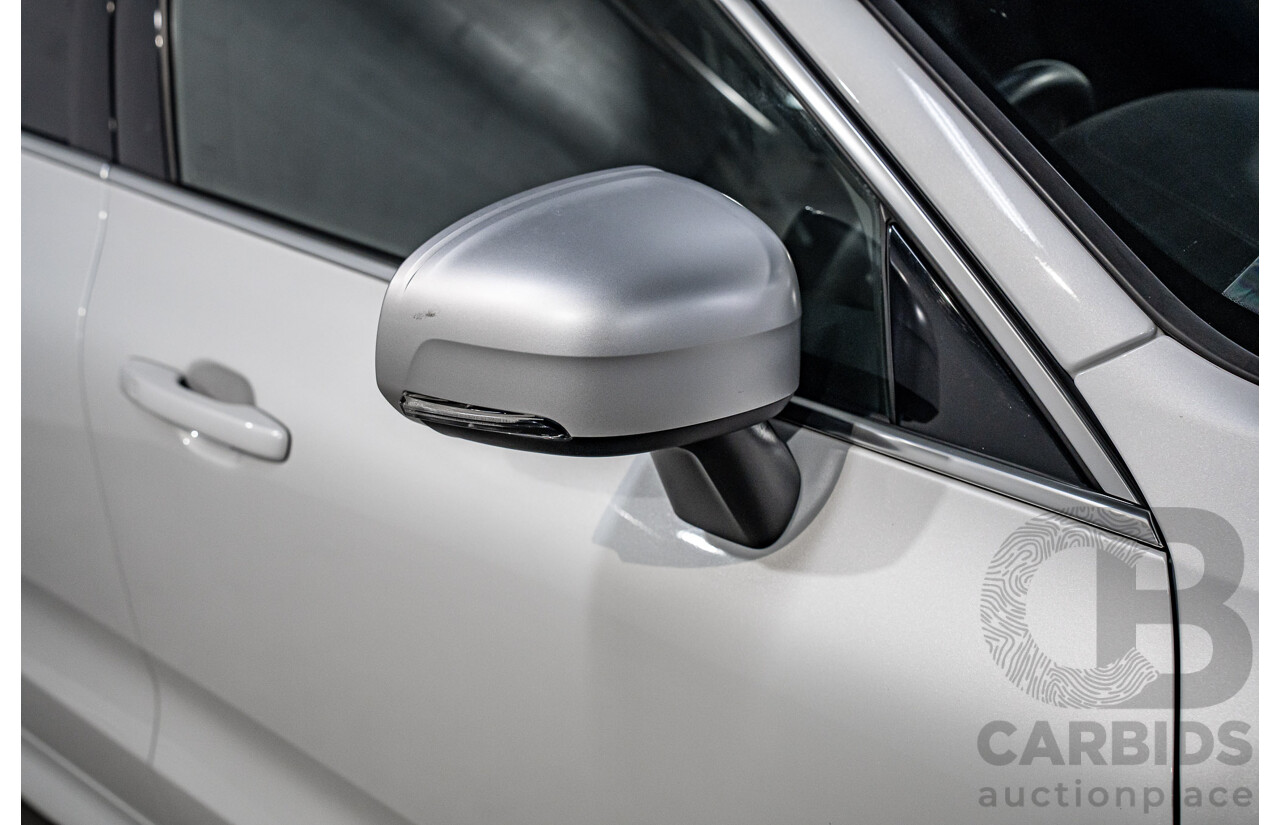 04/2019 Volvo XC60 T6 R-Design (AWD) 246 MY19 4d Wagon Crystal White Pearl Twincharged 2.0L