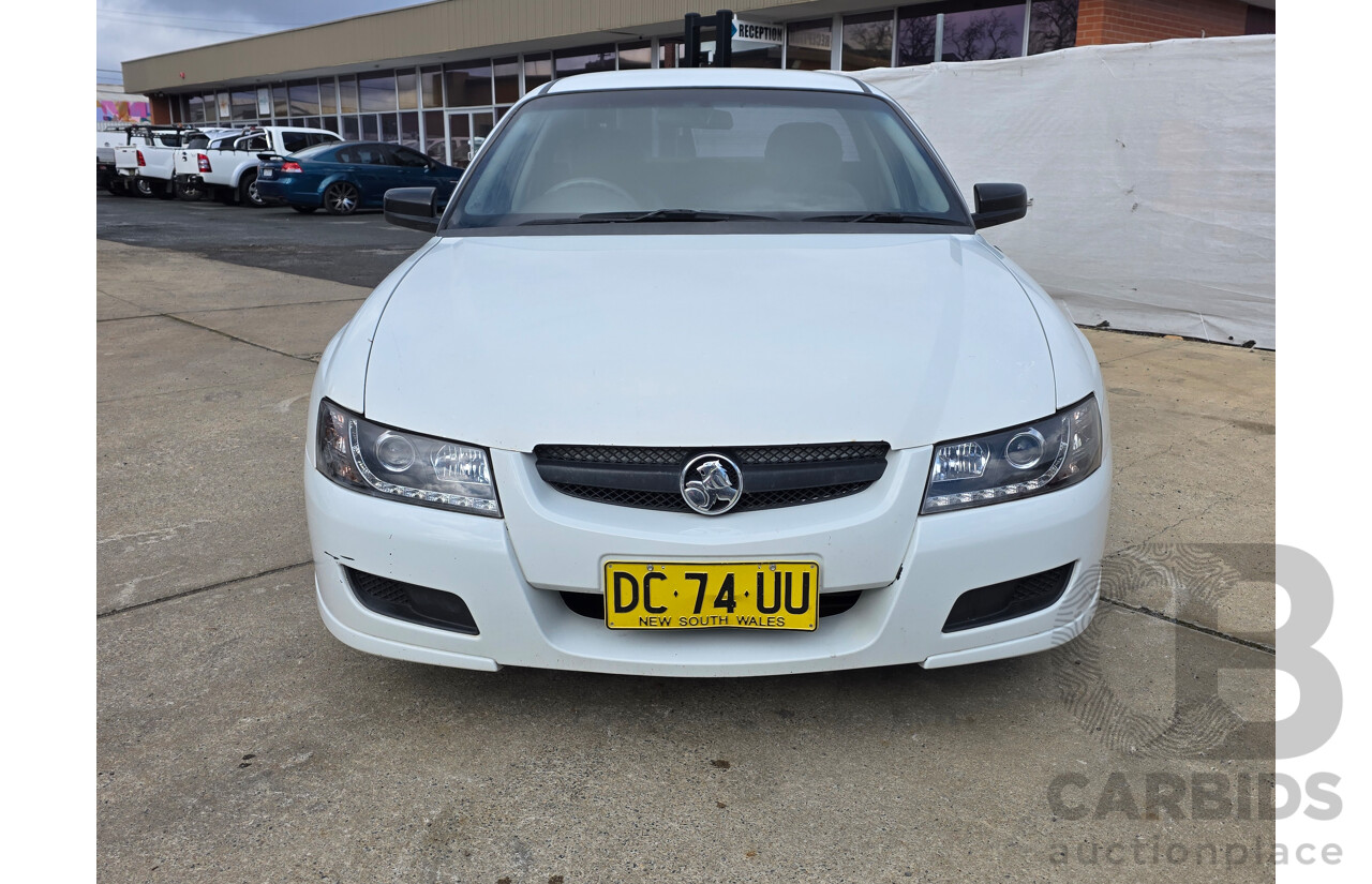 8/2005 Holden Commodore  VZ Utility White 3.6L