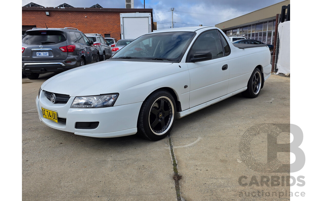 8/2005 Holden Commodore  VZ Utility White 3.6L