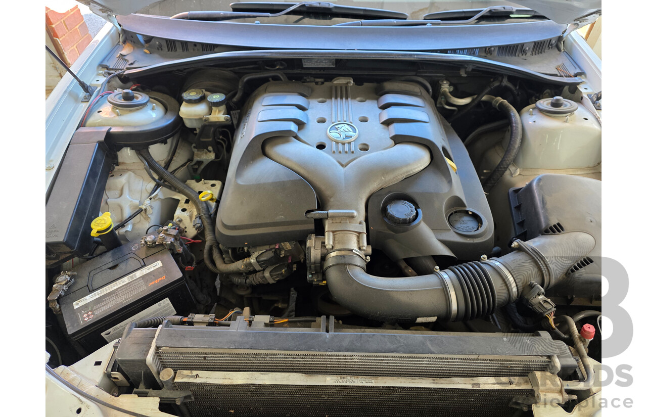 8/2005 Holden Commodore  VZ Utility White 3.6L