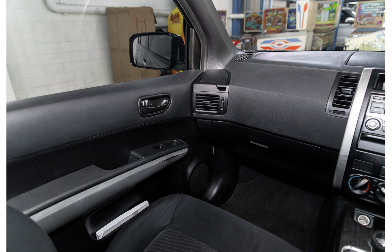 10/2013 Nissan X-Trail ST (FWD) T31 SERIES 5 4d Wagon Tempest Blue Metallic 2.0L