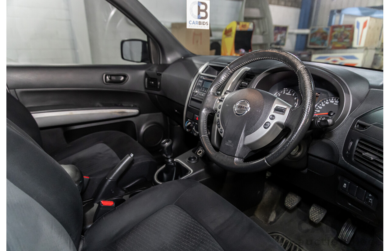 10/2013 Nissan X-Trail ST (FWD) T31 SERIES 5 4d Wagon Tempest Blue Metallic 2.0L