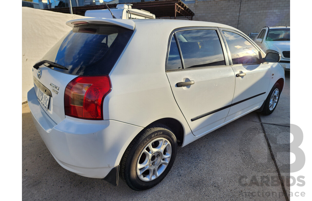 8/2002 Toyota Corolla Ascent SECA ZZE122R 5d Hatchback White 1.8L