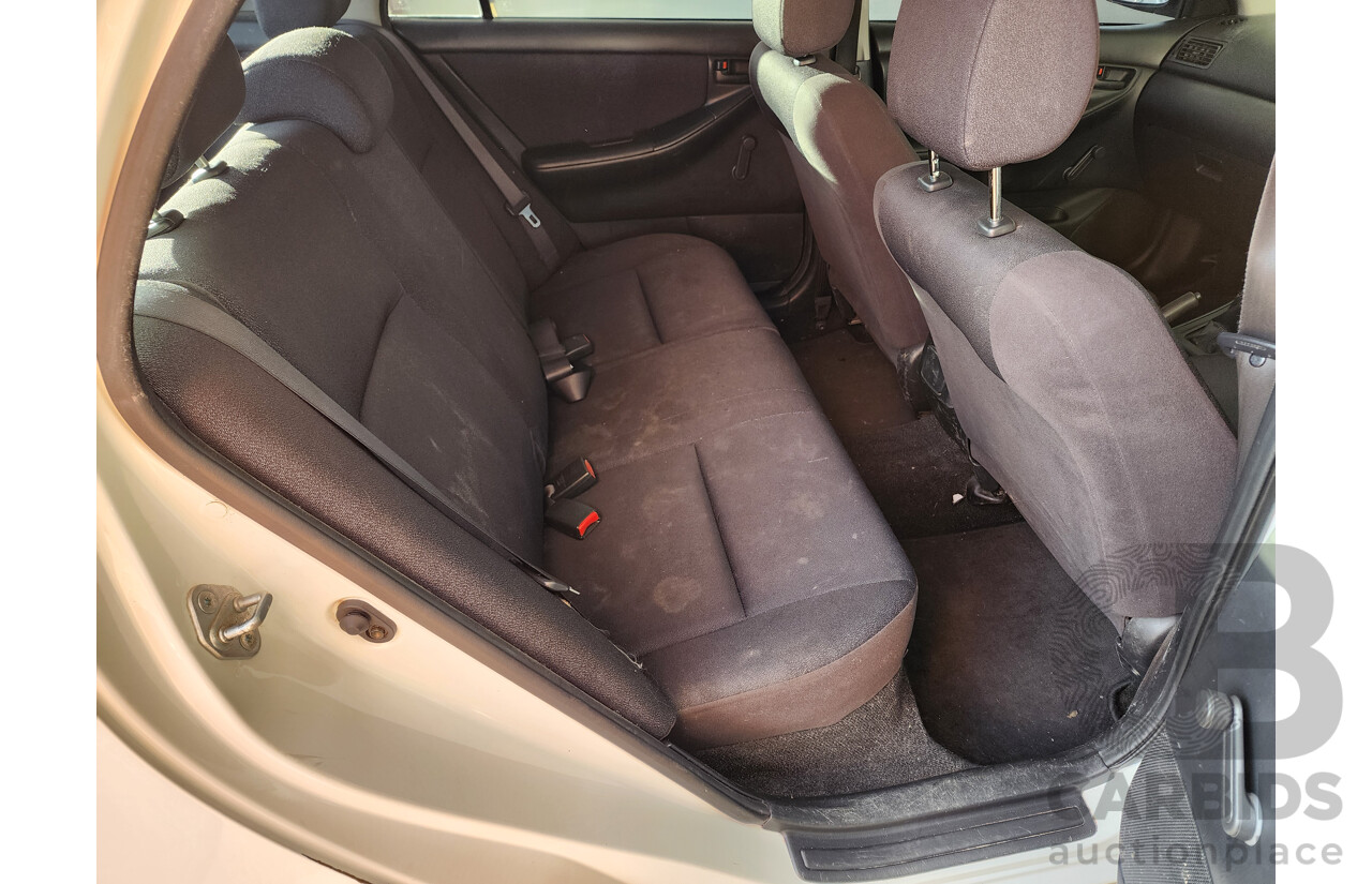 8/2002 Toyota Corolla Ascent SECA ZZE122R 5d Hatchback White 1.8L