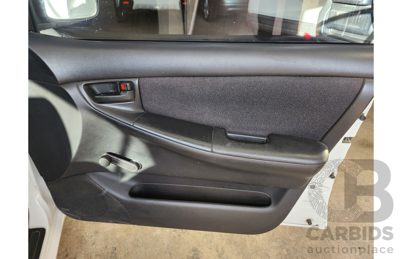 8/2002 Toyota Corolla Ascent SECA ZZE122R 5d Hatchback White 1.8L