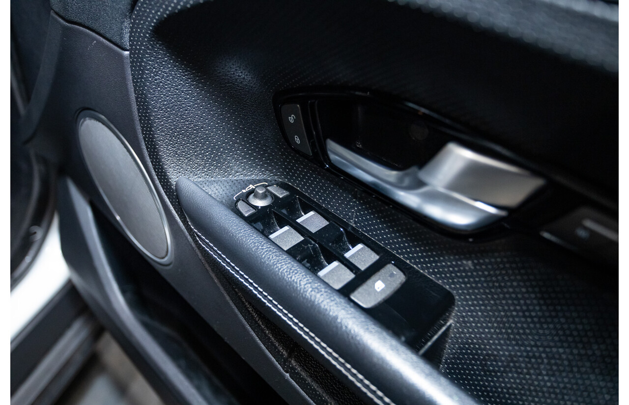 01/2015 Range Rover Evoque SD4 Dynamic (AWD) LV MY15 5D Wagon Fuji White Turbo Diesel 2.2L