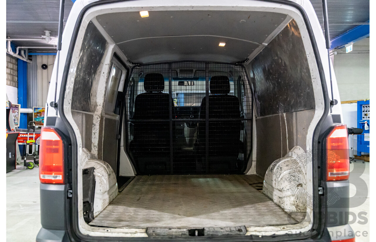 09/2017 Volkswagen Transporter TDI 340 SWB LOW (FWD) T6 MY18 Van Candy White Turbo Diesel 2.0L