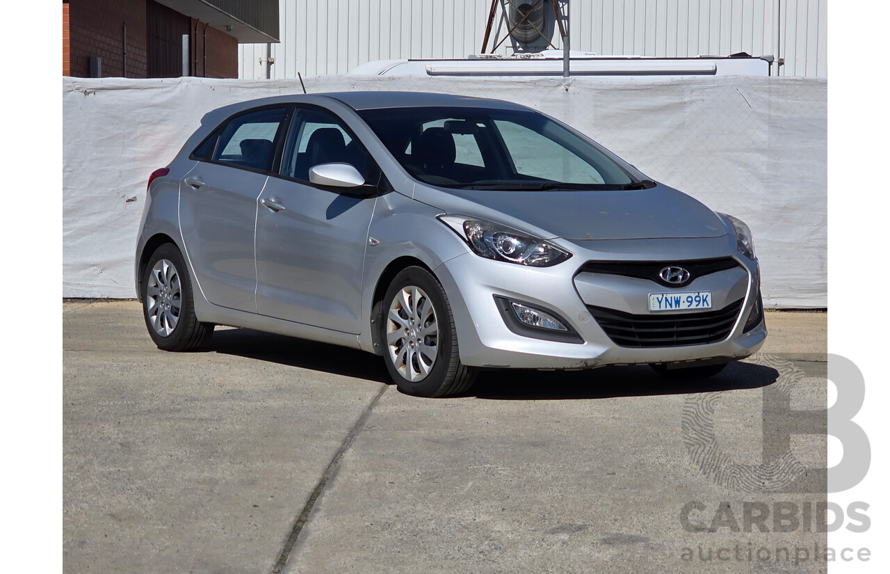 10/2012 Hyundai i30 Active 1.6 CRDi GD 5d Hatchback Sleek Silver Metallic Turbo Diesel 1.6L