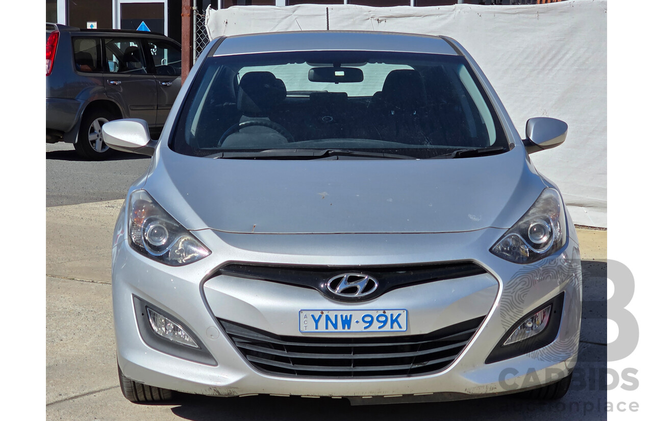 10/2012 Hyundai i30 Active 1.6 CRDi GD 5d Hatchback Sleek Silver Metallic Turbo Diesel 1.6L